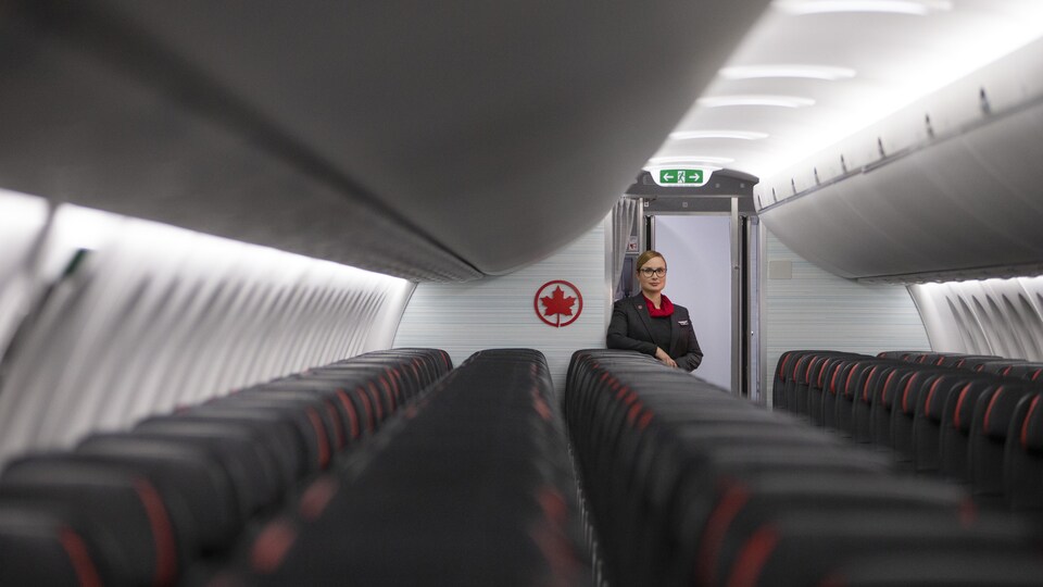 L'intérieur vide d'un Airbus A220.