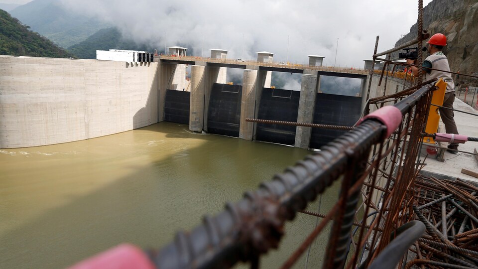 Le barrage hydroélectrique.
