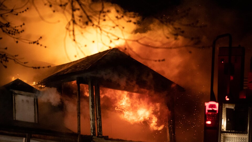 Une Maison Ancestrale De Beauport Detruite Par Un Incendie Possiblement Criminel Radio Canada Ca