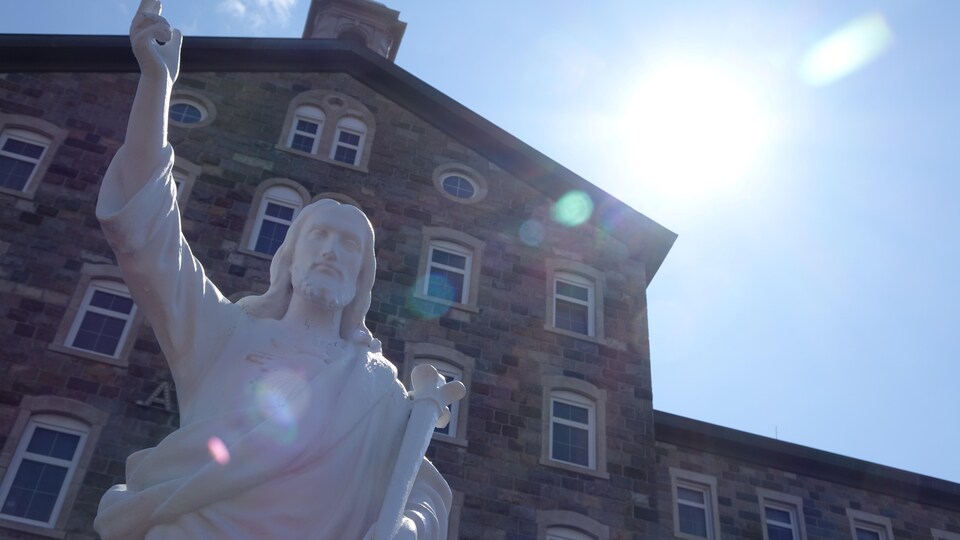 La transformation de la maisonmère des Soeurs du SaintRosaire sur la