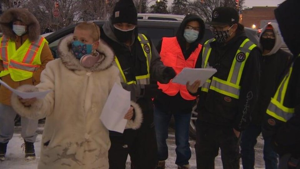 Des bénévoles participent à la recherche d'une fillette de 11 ans disparue à Winnipeg.