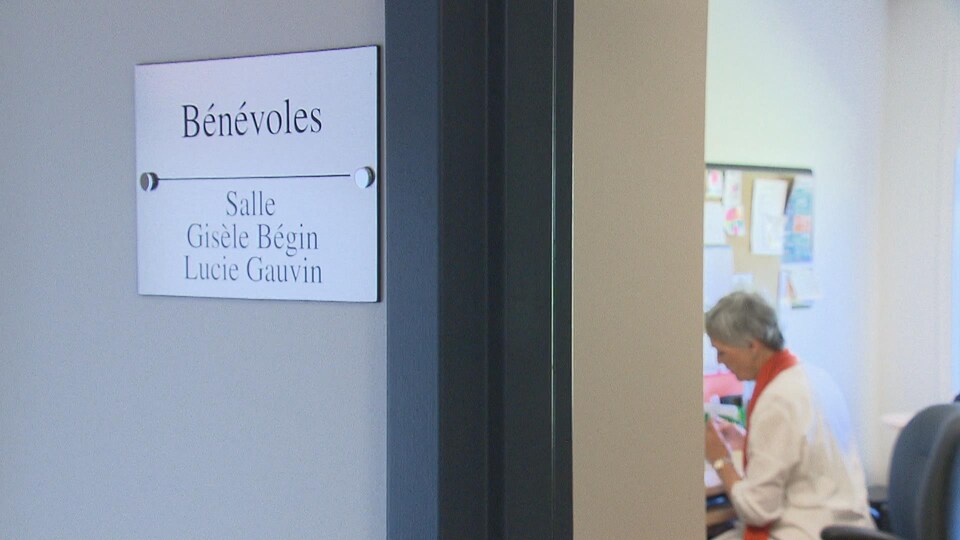 Une salle pour les bénévoles à la Maison Marie-Élisabeth, à Rimouski.