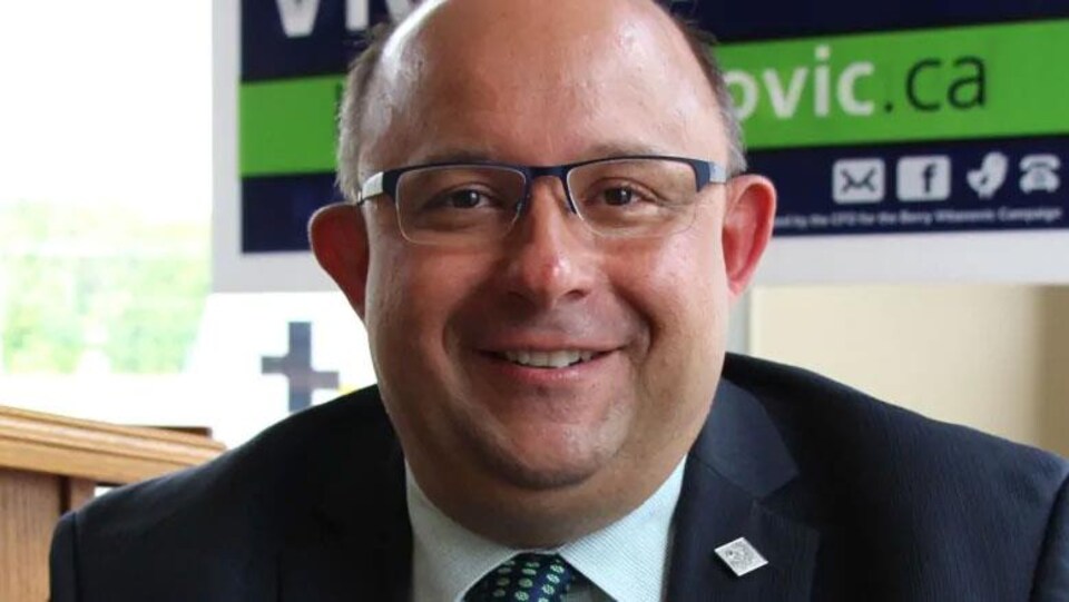 Berry Vrbanovic réélu facilement à Kitchener Ontario Élections municipales 2018 Radio