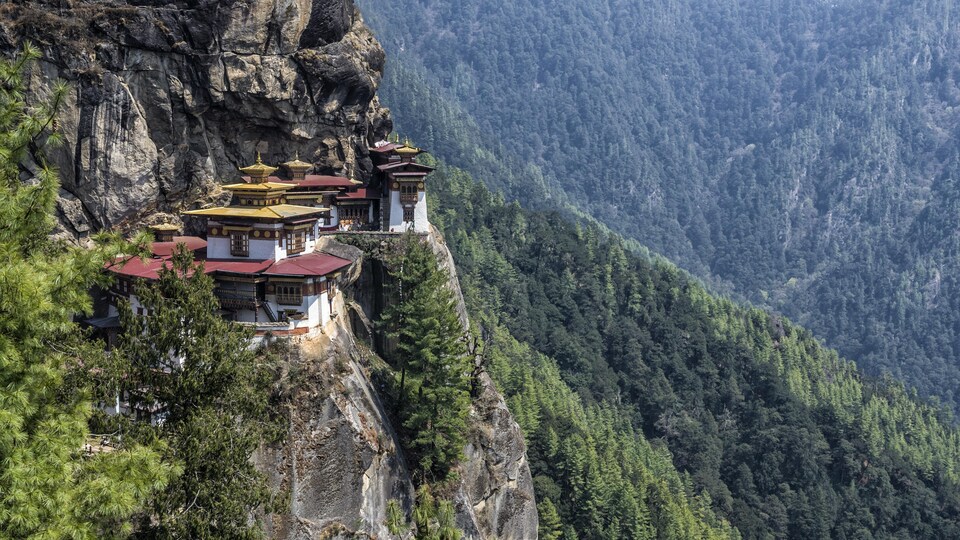 Le monastère de Taktshang surplombe la vallée de Paro, au Bhoutan.