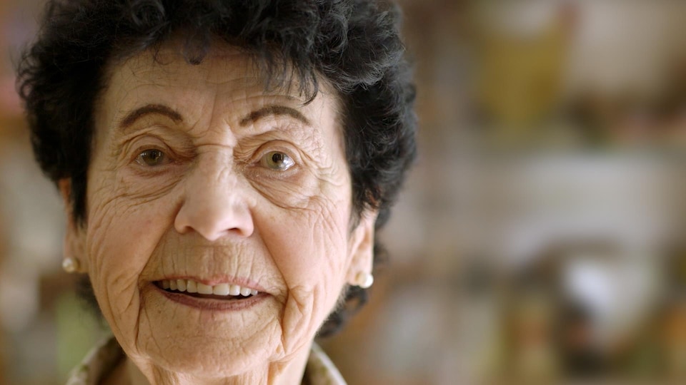 Fleurette Daoust, l'une des six personnages présentés dans la série Bibelot et bingo : la vieillesse vue autrement.