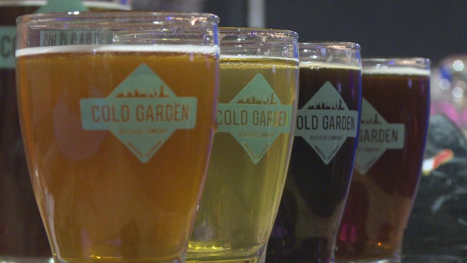 Des verres de bière Cold Garden.
