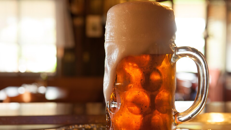 Un verre de bière.