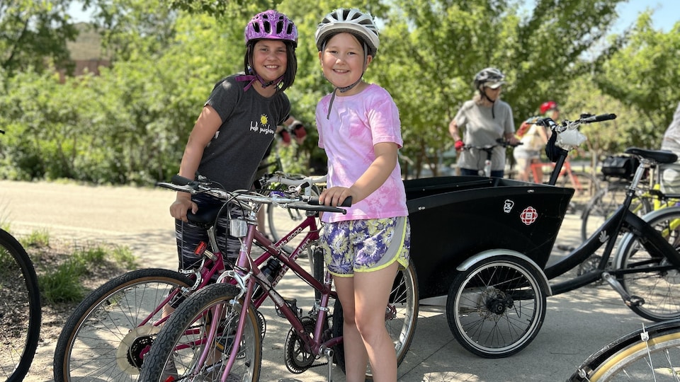 Un groupe de cyclistes pédale pour que la Ville de Winnipeg revoie ses