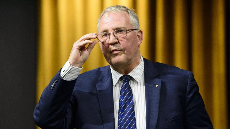 Le ministre de la Sécurité frontalière, Bill Blair, prend la parole pendant la période des questions à la Chambre des communes à Ottawa, le mardi 5 février 2019.