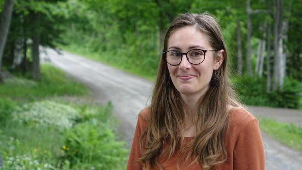 Marie-Camille St-Amour, biologist from the Northeast Bas-Saint-Laurent Watershed Organization.