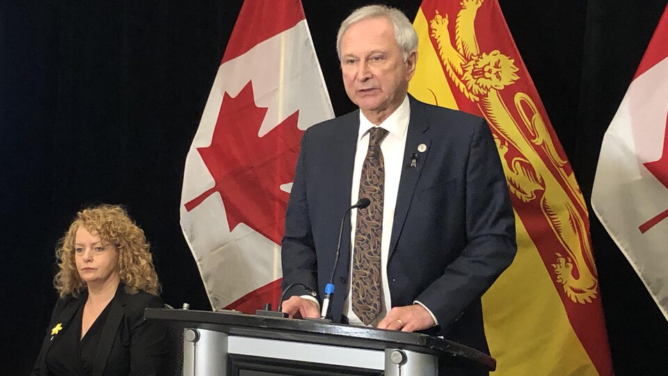 La ministre des Affaires autochtones, Arlene Dunn, et le premier ministre du Nouveau-Brunswick, Blaine Higgs.