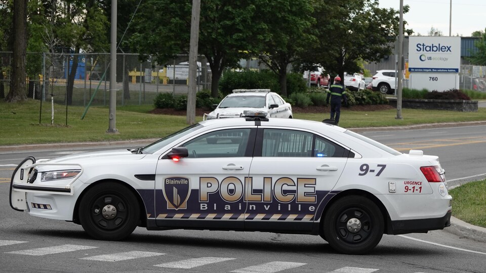 Une voiture de patrouille de Blainville.