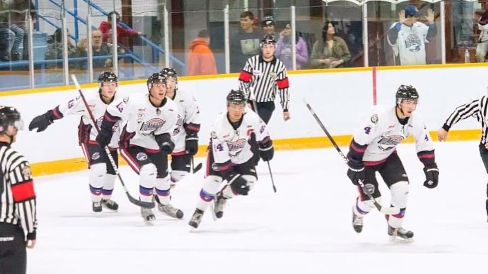 Le Blizzard d'OCN de la Ligue de hockey junior du Manitoba.