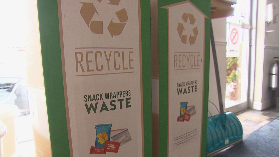 Des boites de recyclage Terracycle.