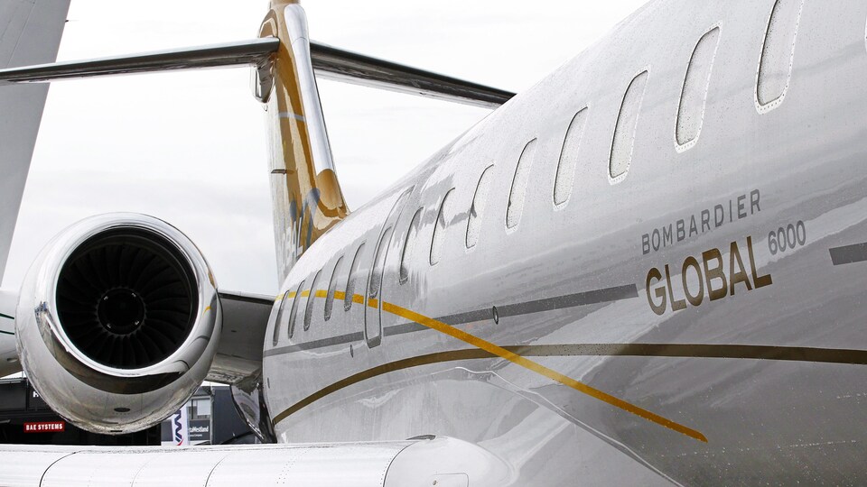 Un avion d'affaires Global 6000 de Bombardier en gros plan.