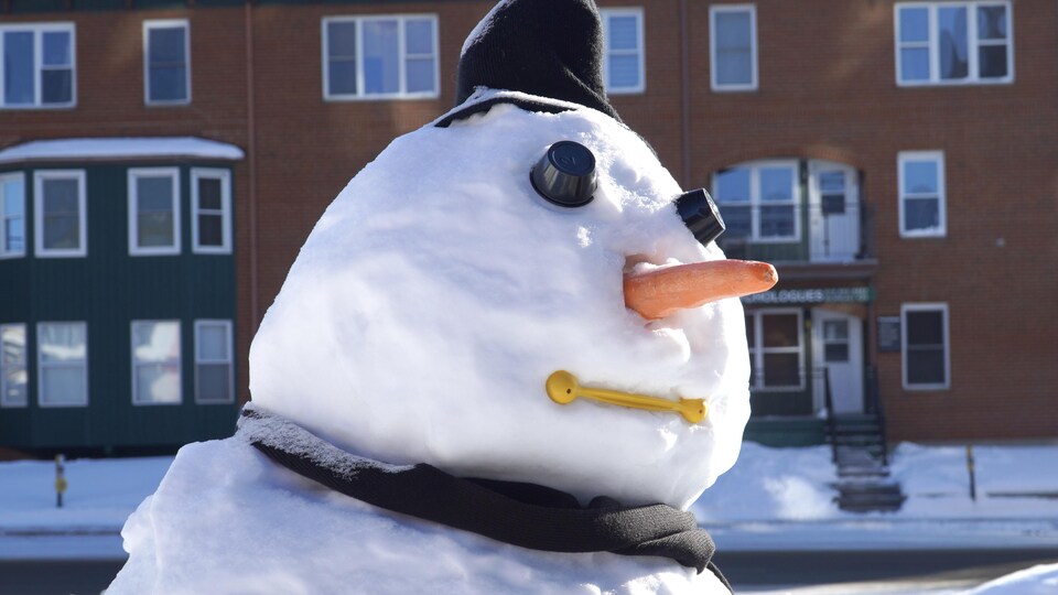 Un bonhomme de neige à Trois-Rivières.