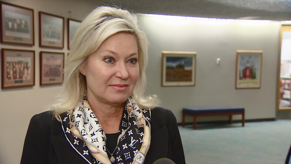 La mairesse Bonnie Crombie en entrevue.