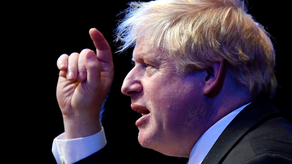 Boris Johnson attaque le plan de la première ministre Theresa May sur le Brexit