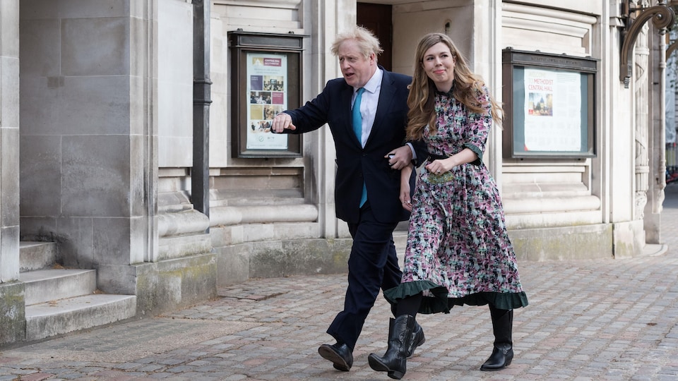 Le premier ministre Boris Johnson et sa fiancée Carrie Symonds.