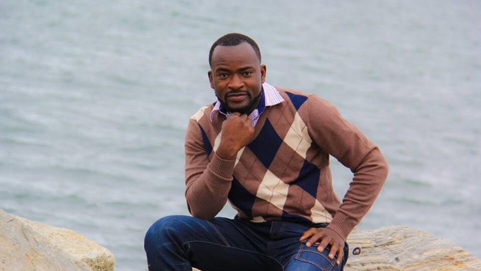 Boss Namwira est un chanteur de la communauté francophone de Winnipeg.