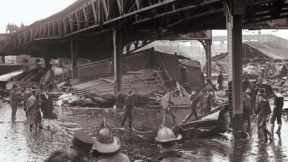 Dommages causés par le passage de la vague de mélasse à Boston, en 1919