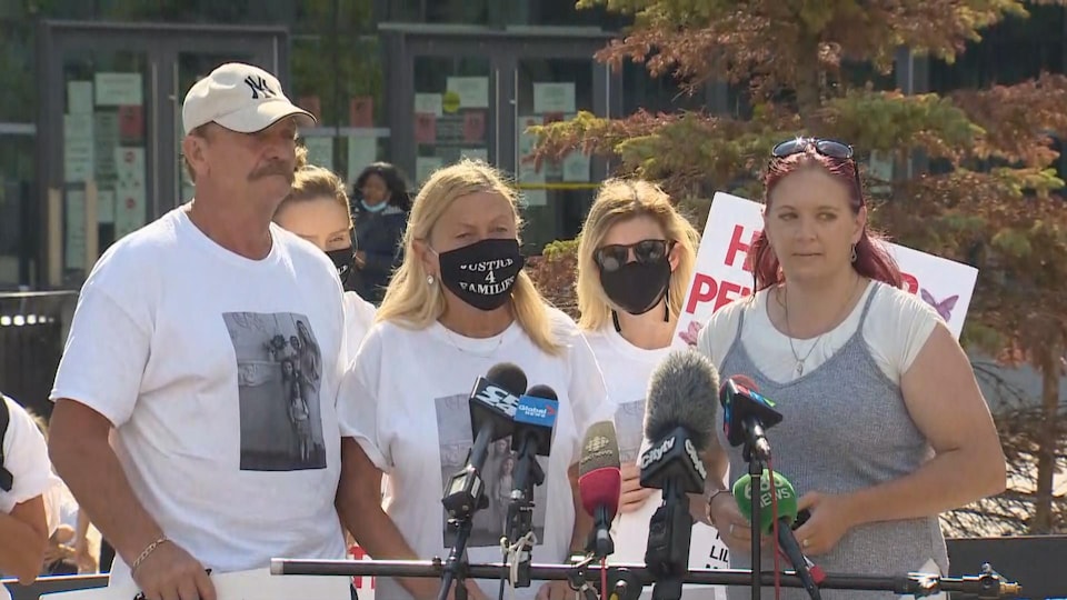 A pair of grandparents and an activist against alcohol and haste.