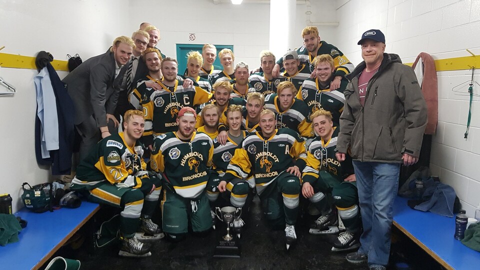 L’équipe des Broncos de Humboldt comptait 24 joueurs originaires de l’ouest du Canada, âgés de 16 à 21 ans.