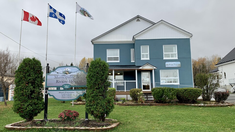 Le bureau municipal de Rivière-Héva.