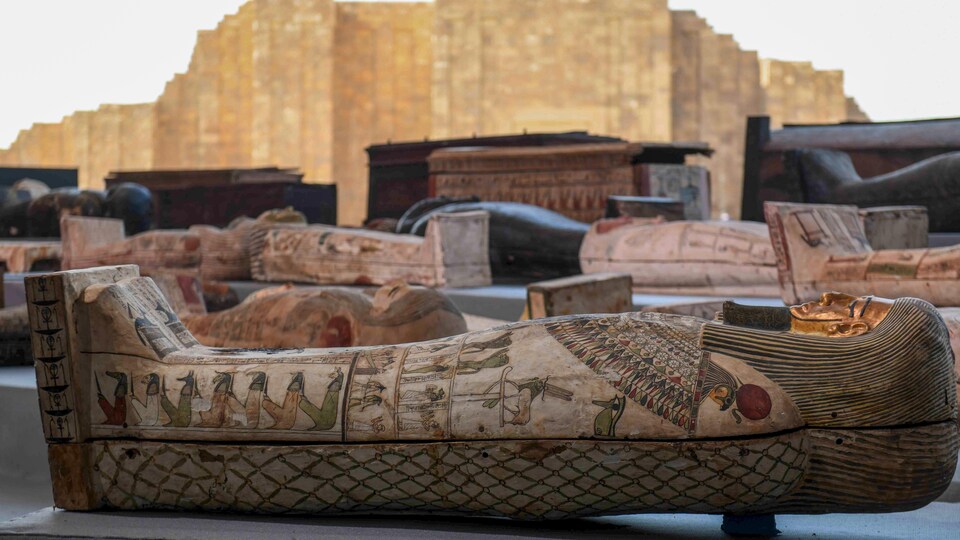 Les sarcophages exposés.