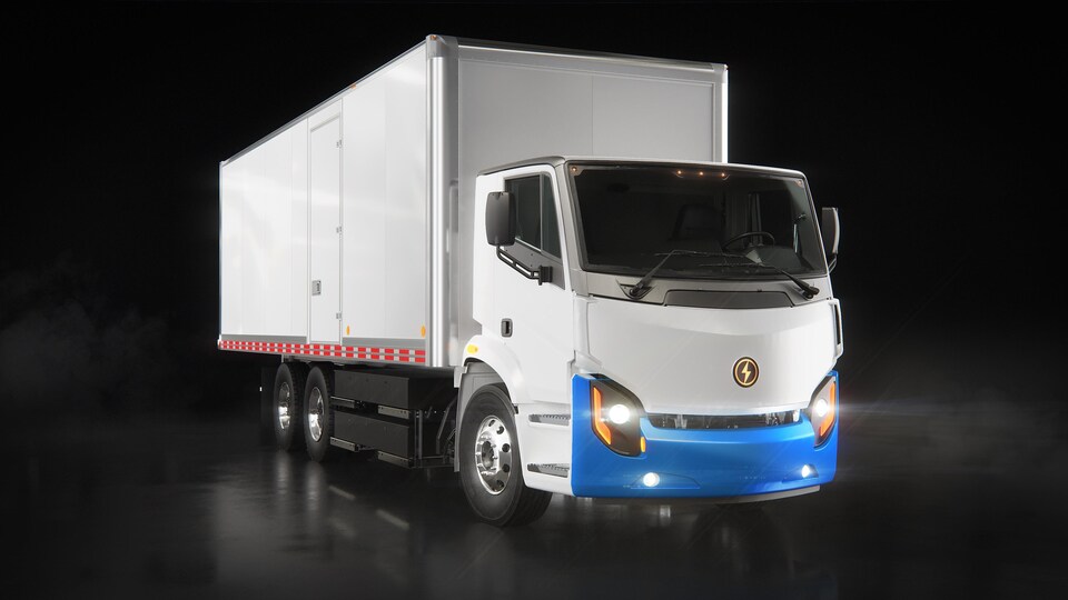 Le camion électrique LION8 a une autonomie de 400 km.
