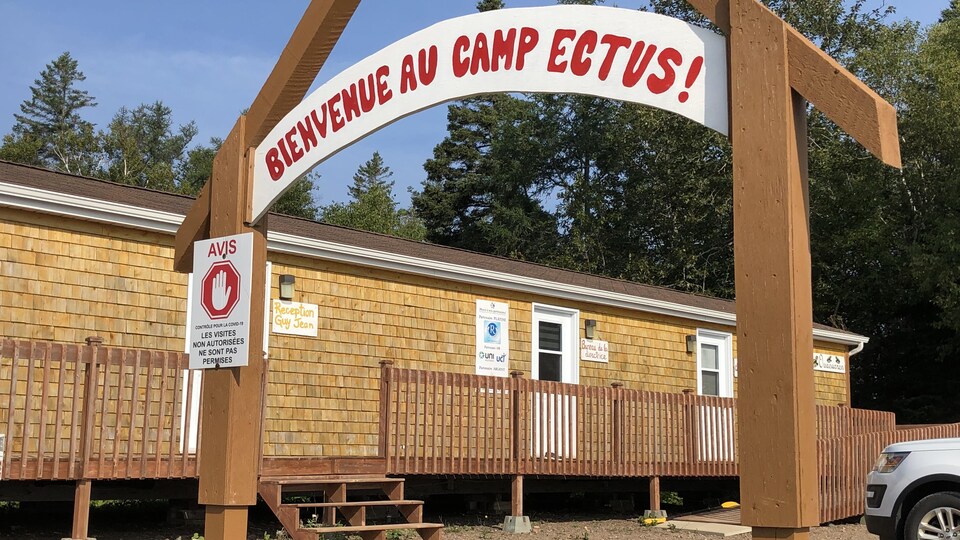 Le Camp Ectus à PetitRocher accueille les jeunes depuis 60 ans Radio