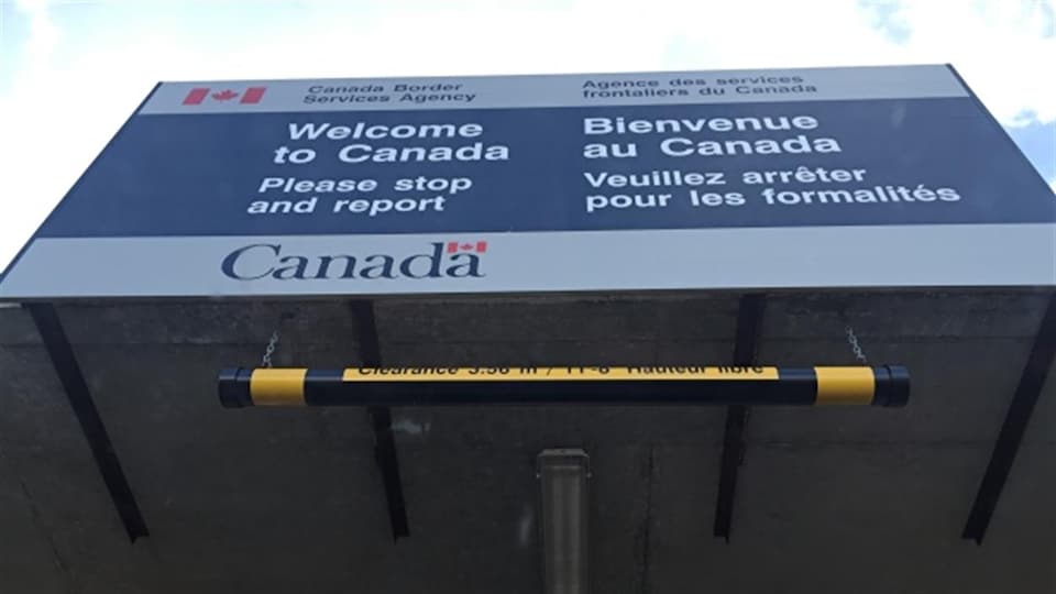 Un poste frontalier canadien.