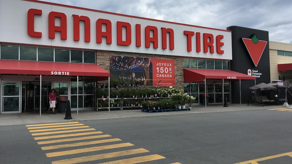 Un Canadian Tire Pourrait S Installer A L Espace 610 De Sherbrooke Radio Canada Ca