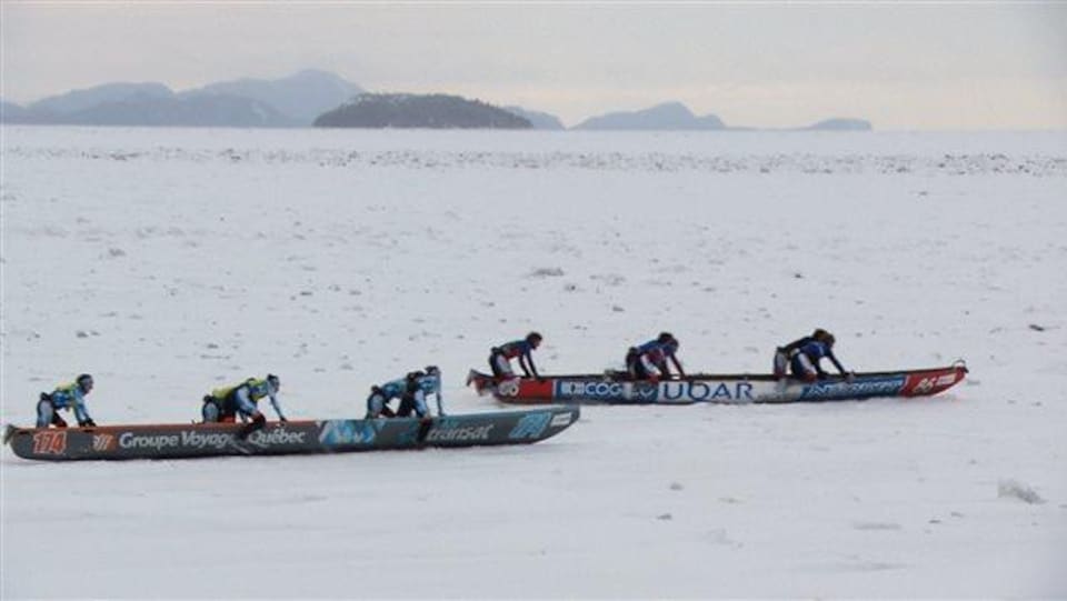 Course de canot à glace au large de Rimouski