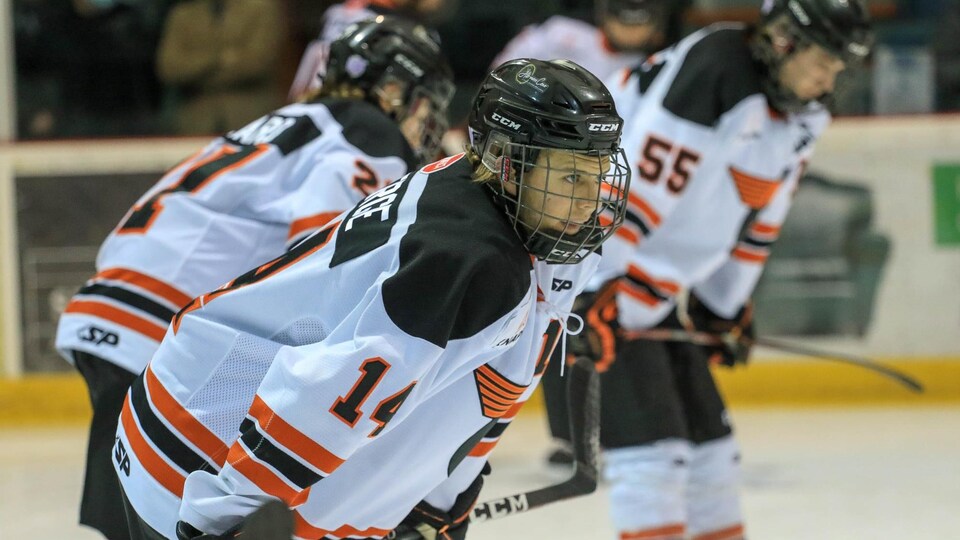Des joueurs de hockey midget