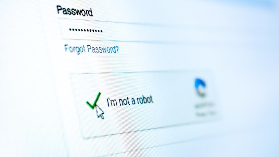 Captcha sur une page web avec une case cochée indiquant Je ne suis pas un robot.