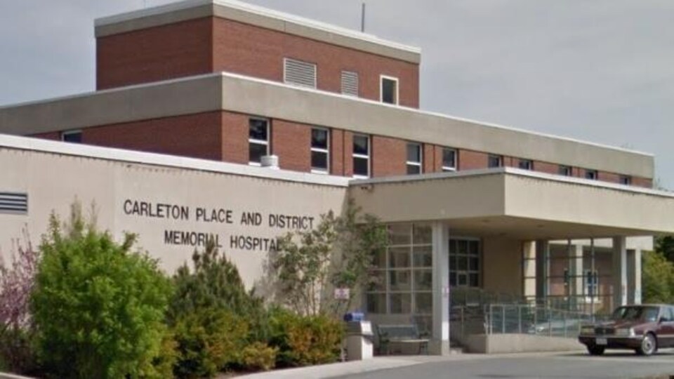 L'entrée du Carleton Place & District Memorial Hospital.