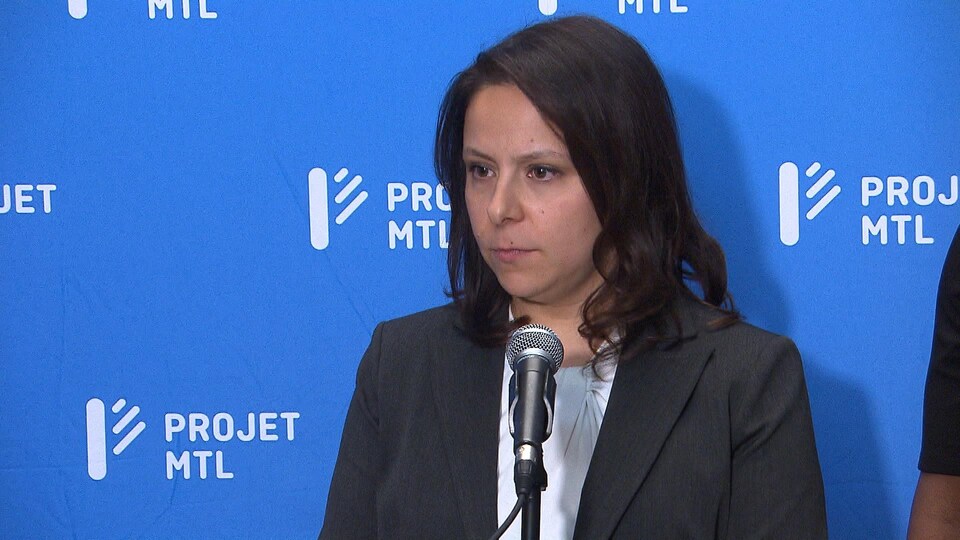 Mme Bourgeois en point de presse.