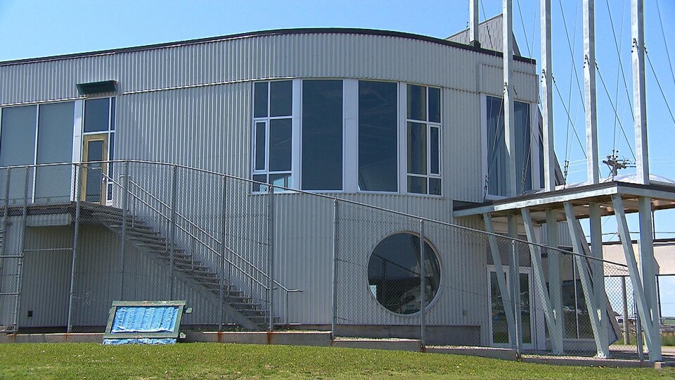 Le Carrefour national de l'aquaculture et des pêches (CANAP) de Grande-Rivière (façade)