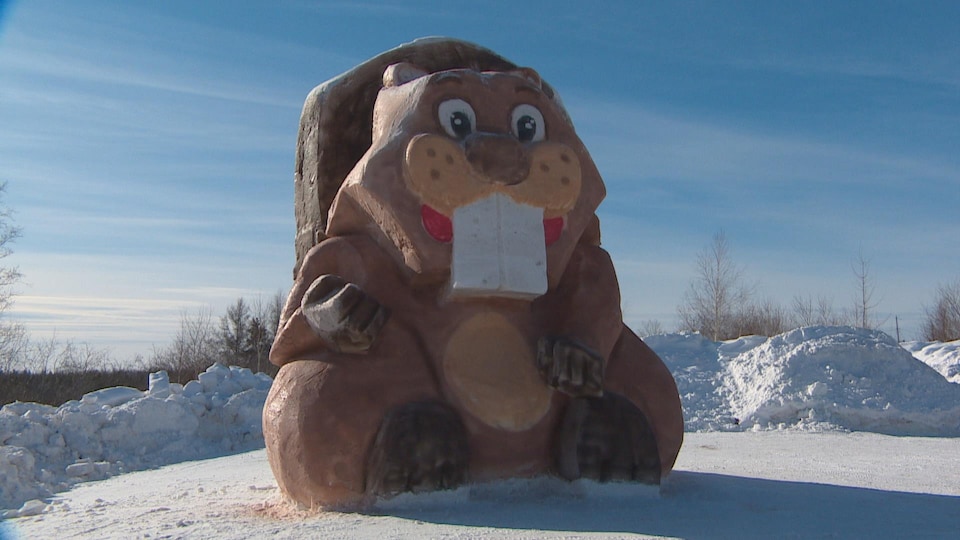 Le castor géant, en neige, à Paquetville.