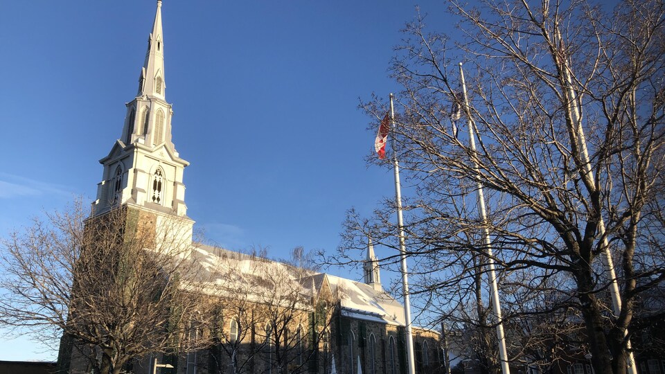 La cathédrale en plein soleil