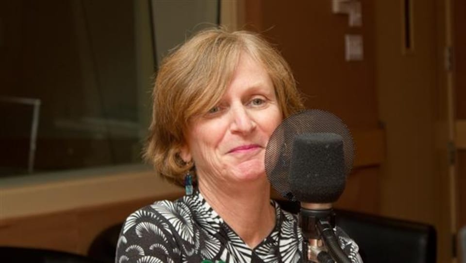 Catherine Potvin au micro.