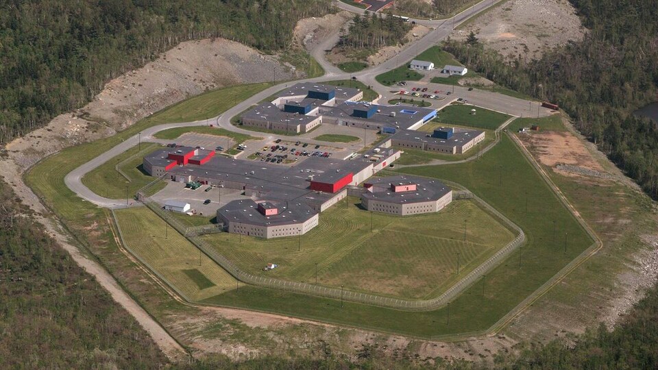 Les bâtiments de la prison.