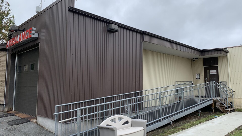 L'entrée de la salle d'urgence à Senneterre.