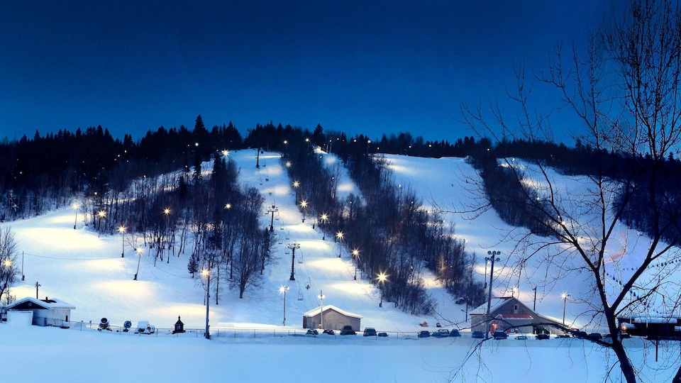 Des heures d'ouverture réduites au Centre de ski de La Tuque RadioCanada.ca Des heures d'ouverture réduites au Centre de ski de La Tuque RadioCanada.ca