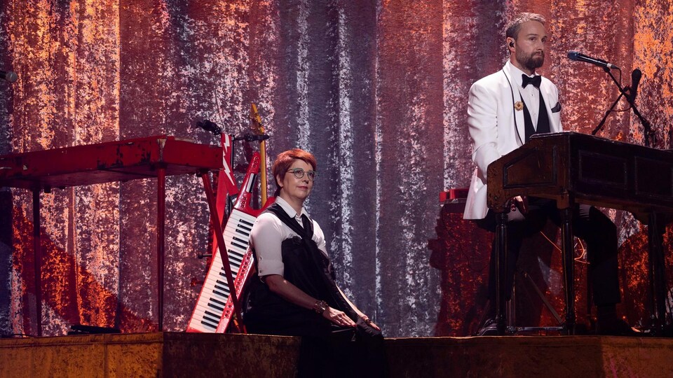 Chantal Lamarre et Antoine Gratton sur scène.