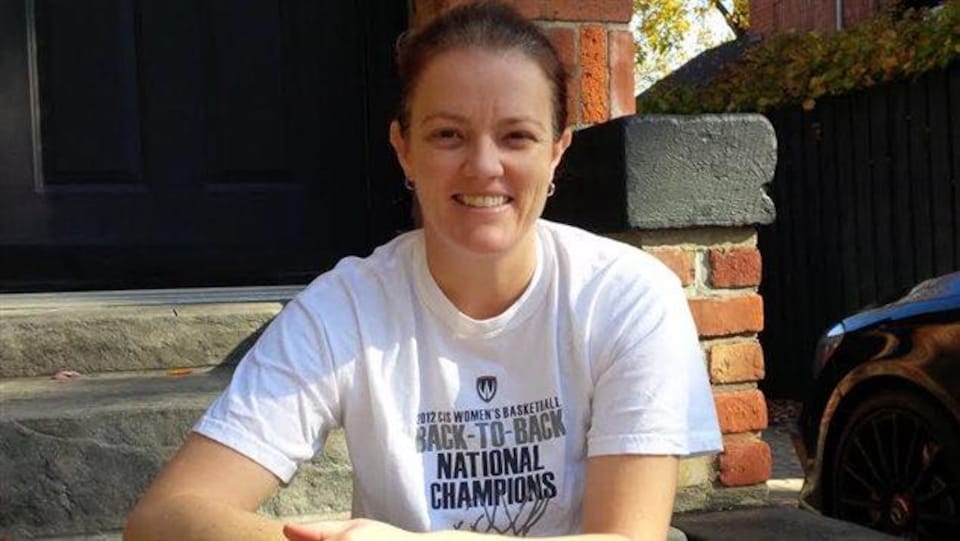 La chroniqueuse et entraineuse de basket-ball, Chantal Vallée