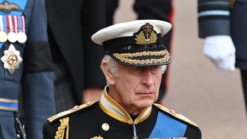 Le roi Charles III arrive au château de Windsor.
