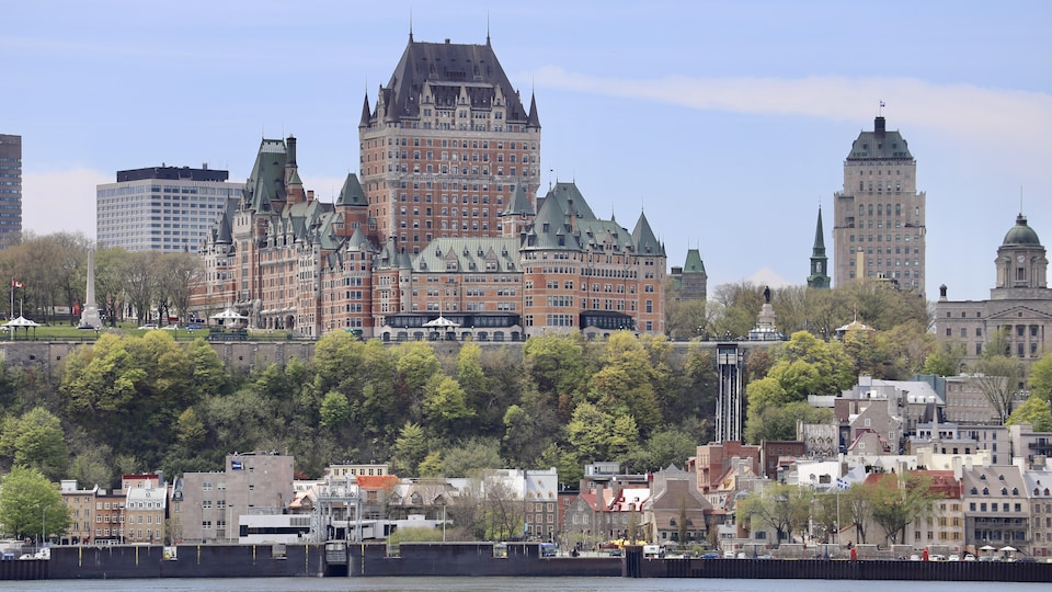 Le Château Frontenac et le Vieux-Québec.