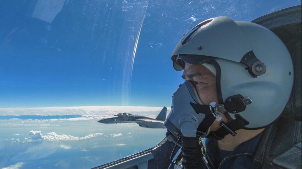 Un pilote dans un jet